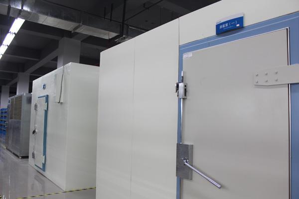 屏蔽機(jī)房該如何維護(hù)抗靜電地板？